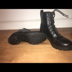 Combat boots